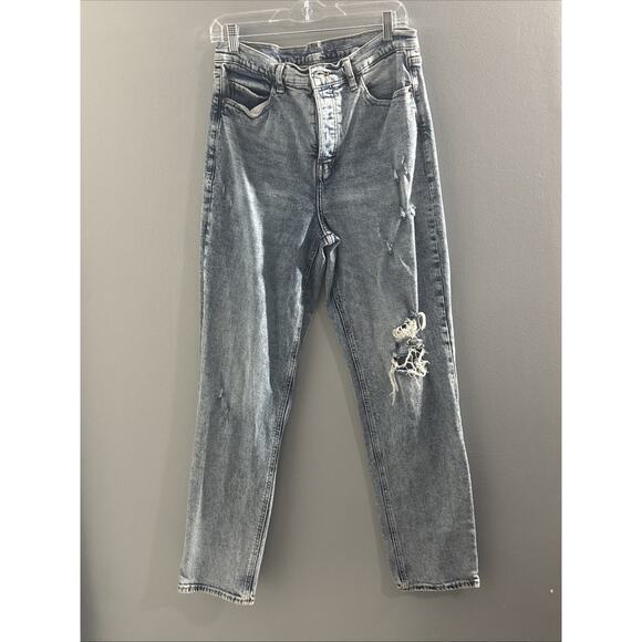 Old Navy Women's Straight Leg Jeans in Light Gray - Picture 1 of 4